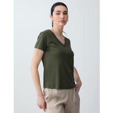 Jimmy Key Haki V Yaka Kısa Kollu Modal Örme Tişört