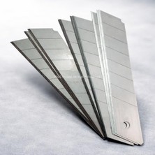 18 mm x 0.5 Bıçağı Yedeği – Karbon Çelik Ultra Keskin 7 Kırımlı Kesici Bıçak, Dayanıklı ve Uzun Ömürlü Yedek Uç, Profesyonel Kullanım (10 Adet)