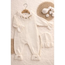 Aslin Store Güllü Güpür Yaka Detaylı Mevsimlik Kız Bebek Nefes Alabilen Naturel Müslin Tulum Şapka Takımı