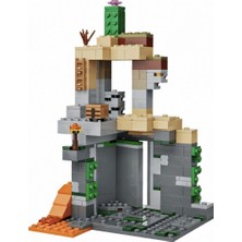 LEGO Minecraft 87 -  Zombi Zindanı (Minifigürsüz)