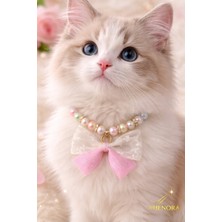 PHENORA Şık Fiyonk Desenli Inci Tasarım Kedi Kolyesi – Zarif Kedi Aksesuarı