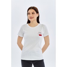 Trender O Yaka Relaxed Fit Kadın T-Shirt Kiraz Beyaz