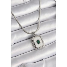 Youday Accessories 316L Çelik Gümüş Renk Italyan Zincir Beyaz Sedefli Kare Portre Model Zümrüt Taş Detay Kadın Kolye