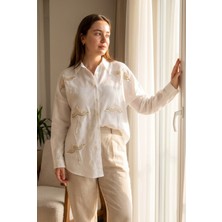 Morvarid Kadın Ekru Nakış Detaylı Oversize Gömlek – Şık ve Rahat Günlük Kullanım