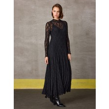 Unique Dantel Kumaşlı Uzun Elbise