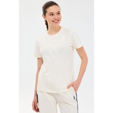 Skechers W Regular Fit Graphic T-Shirt Kadın Beyaz Tshirt S2610057-3855