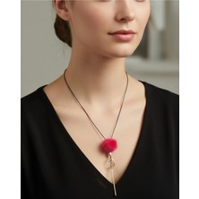 Kırmızı Ponpon Detaylı Minimal Uzun Kolye