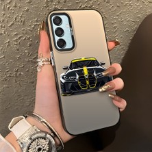 HONTINGA Samsung Galaxy M15 ile Uyumlu Kılıfı Silikon Kenar Sert Arka Düşüme Önleyici Basitlik Anti Düşme Kamera Korumali Bmw M4 Desen Telefon Kılıfı Kadın ve Erkek Için Uygundur K1-1116