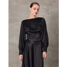 Unique Floş Kumaş Arkası Dekolteli Bluz