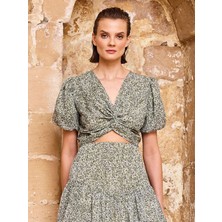 Unique Çiçek Desenli Crop Bluz