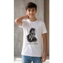Tarz Yeri Erkek Çocuk Atatürk Baskılı Tişört Kısa Kollu Bisiklet Yaka T-Shirt - Beyaz