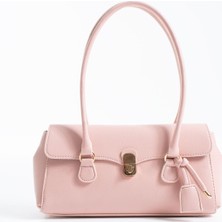 Dev 3 Adam Nçs Baget Kadın Kol Çantası Kapaklı ve Kilit Kapamalı