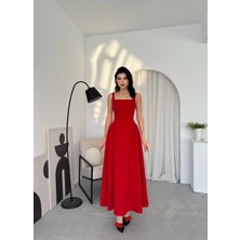 Yureli Askılı Kare Yaka Piliseli Uzun Elbise
