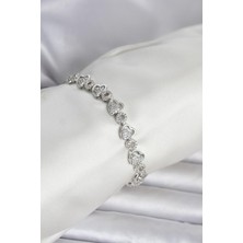 Callerrons Accessories Pirinç Gümüş Renk Zirkon Taşlı Kalp Model Kadın Bileklik - EBJ260418W41906