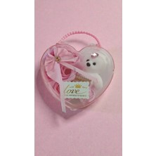 Famemus Accessory Sevgililer Gününe Özel Kalpli Kutuda I Love You Yazan Güllü Ayıcık BOYUT:13CM