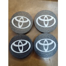 Toyota Avensis (1997–2002) Uyumlu Çelik Jant Göbek Kapağı – Siyah Zemin Üzerine Beyaz Toyota Amblem