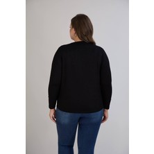 Wear On Collection Büyük Beden Siyah Nakış Detaylı Düğmeli Uzun Kollu Bluz