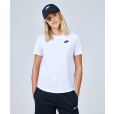 Nike Sportswear Club Essentials Pamuklu Kadın Beyaz Tişört