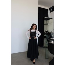 Özge Özgenç Göğüs Kısmı Fermuar ve Bağlama Deataylı Elbise