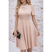 Cotton Lab Cottonlab Kadın Kısa Kollu Yakadan Bağcıklı ve Fırfırlı Midi Janjan Krep Elbise