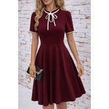 Gökyüzü Moda Kadın Kısa Kollu Yakadan Bağcıklı ve Fırfırlı Midi Janjan Krep Elbise