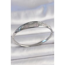 Ronanna Pirinç Gümüş Renk Zirkon Taşlı Yıldız Işlemeli Kadın Kelepçe