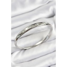 Ronanna Pirinç Zirkon Taşlı Kutup Yıldızı Model Gümüş Renk Kadın Kelepçe