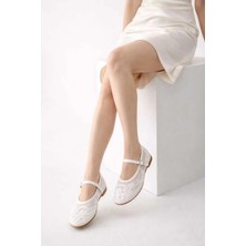 Slipcat Kadın Inci ve Nakış Işlemeli Tül Detaylı Bilekten Bantlı Babet Ayakkabı – Zarif ve Şık Tasarım