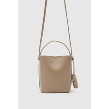 Shule Bags Amore Minimal Bej Çapraz Çanta Suni Deri Kumaş ile Şık ve Ergonomik Tasarım