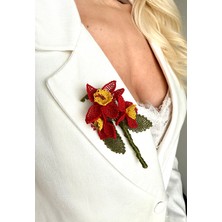 Kuvars Atalier Kırmızı Çiçekli Iğne Oyası Yaka Iğnesi - El Yapımı Zarif Şık Broş