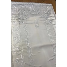 Bohemania Home's Beyaz Işlemeli Ipek Tafta Seccade