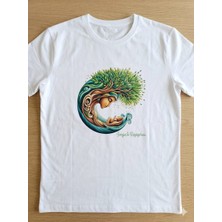 Alza Design Beyaz Bisiklet Yaka "sevgiyle Büyüyorum" Hayat Ağacı ve Anne-Bebek Tasarımlı Grafik Tişört