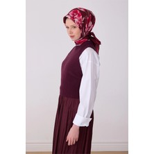 Belli Kırmızı Çiçek Desen %100 Twill Ipek Eşarp 4330-04