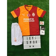 Kişiye Özel Isim ve Numara Yazılır / 4'lü Set Gâlâtâsârây Sarı Kırmızı Parçalı Iç Saha Çocuk Forma Şort Çorap Bileklik