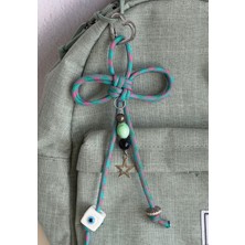 Whimsy White Şans ve Bereket Anahtarlığı - Doğal Pirit ve Yıldız Taşlı Paracord Çanta Charmı (Orta Boy)