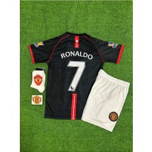 Manchester United 2008 Cristiano Ronaldo Deplasman Çocuk Forması (Black-Armalı Set)