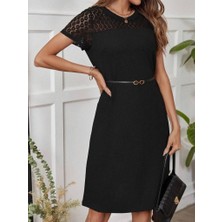 Kadın Kısa Kollu Bisiklet Yaka Dantel Detaylı Düğmeli Modal Elbise