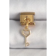 Almira Butik Mey Ithalat® 316L Çelik Gold Renk Sallantı Zirkon Taşlı Kalpli Anahtar Model Nomination Charm
