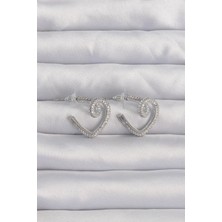 Almira Butik Mey Ithalat® Pirinç Gümüş Renk Zirkon Taşlı Kıvrımlı Yarım Kalp Küpe