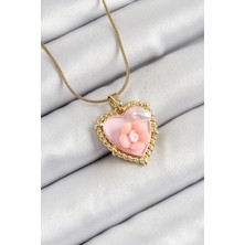 Almira Butik Mey Ithalat® 316L Çelik Zincir Pembe Sanatsal Portre Inci Detaylı Papatya Figürlü Kalp Model Gold Renk Kadın Kolye