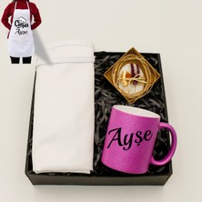 As Gift Anneler Gününe Özel Tasarımlı Beyaz Mutfak Önlüğü & Kişiye Özel Simli Mor Kupa & Kokulu Sabun Hediye Seti