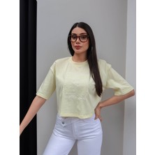 Esra Helvacı Yıldız Nakışlı Crop Tshirt