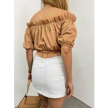 Madonna Yaka Büzgü Detaylı Crop Bluz