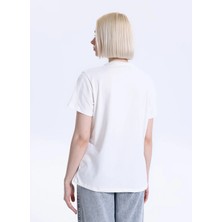 Jeep Kırık Beyaz Kadın Relaxed Nakışlı T-Shirt J6SL-TST7111