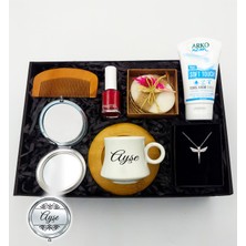 As Gift Kişiye Özel Bambu Tabaklı Beyaz Fincan & Makyaj Aynası & Tarak & Pastel Oje & Arko Nem Soft Touch & Melek Kolye & Sabun Hediye Seti