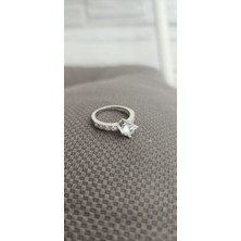 Jane Silver 925 Ayar Gümüş Tektaş Yüzük