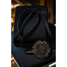 Petek Aksesuar Parlak Taşlı Çiçek Choker Kolye