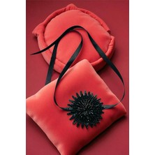 Petek Aksesuar Parlak Taşlı Çiçek Choker Kolye