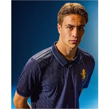 Juventus 2024-25 Sezonu Özel Tasarımlı Yetişkin Forması