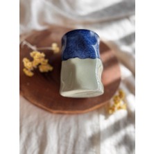 Nora Atelier Ceramic Indigo Mint Serisi, Dalgalı Form Kulpsuz Mug